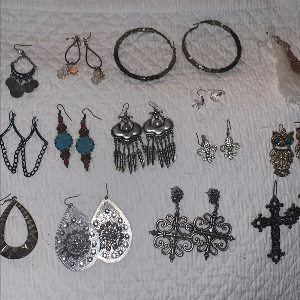 Huge Earring Bundle - 21 Pairs